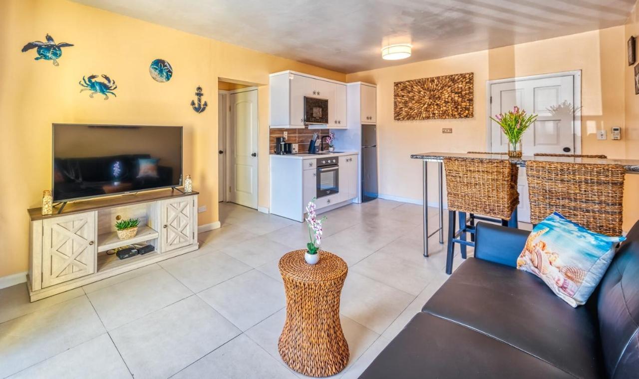 Apartment In Downtown At The Beach Nassau Esterno foto